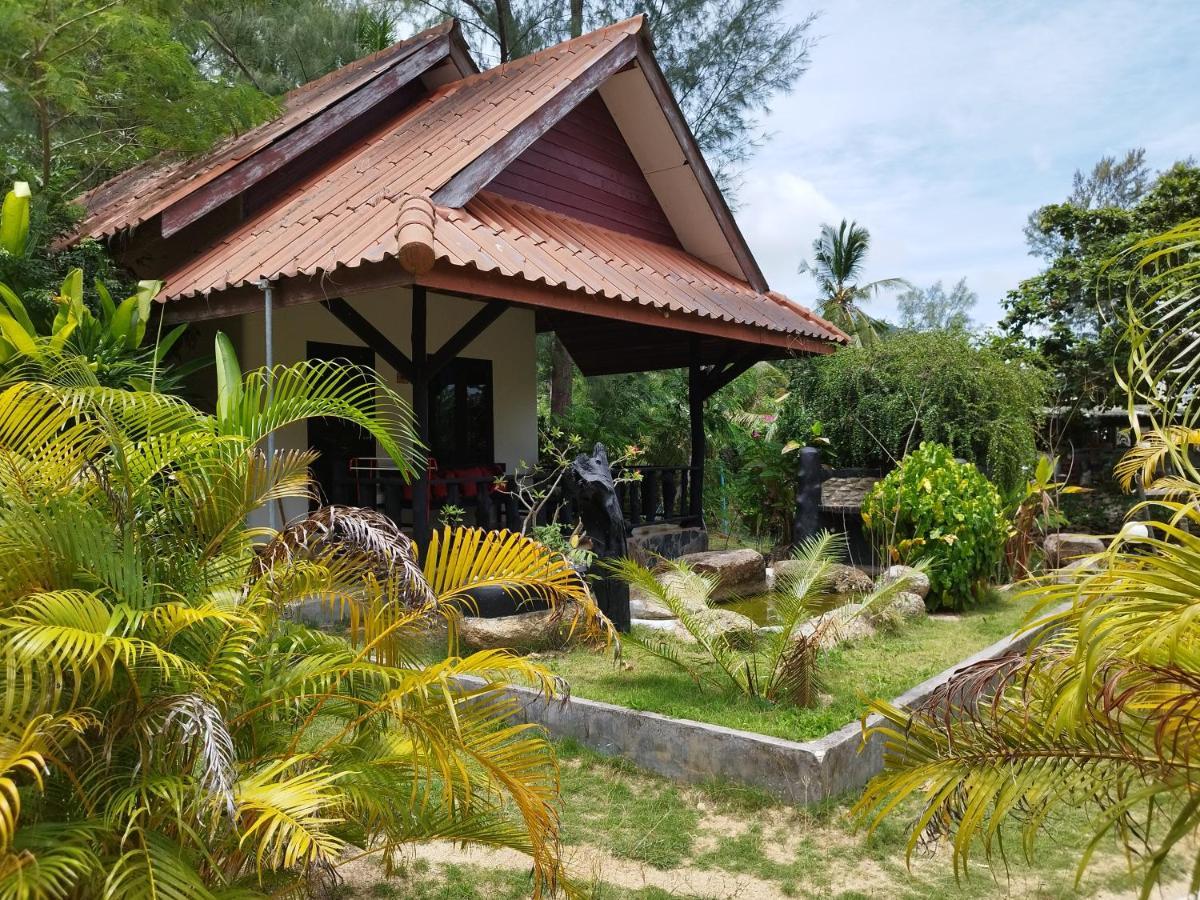 Red Pearl Beach Resort Chaloklum Exteriör bild